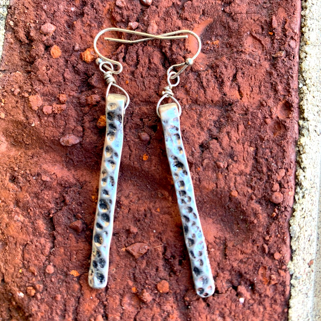 Metal Earrings 8$